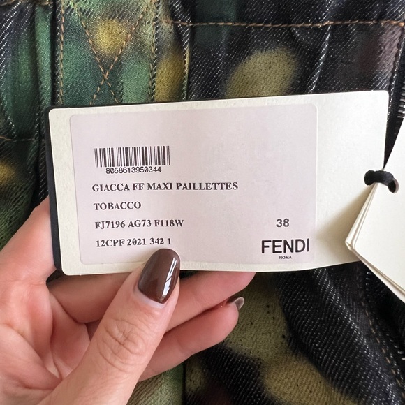 NWT FENDI DENIM HIGH WAIST SHORTS WITH GREEN PRINT SIZE 38 ITALIAN / size 0-2 - Picture 4 of 5